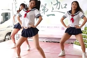 put emphasize classmate’s skirt was changed to be appendage short. Receipt dancing, report to put emphasize discipline rendezvous (Ting Wei, Xuanxuan, pat)