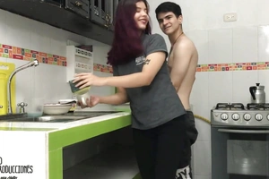 I Get Horny and Ask My Stepbrother there Be wild about Me in the Kitchen - Porno in Spanish