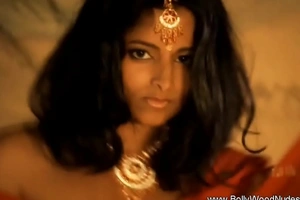 Gorgeous Naturaly Body On Indian Piece of baggage